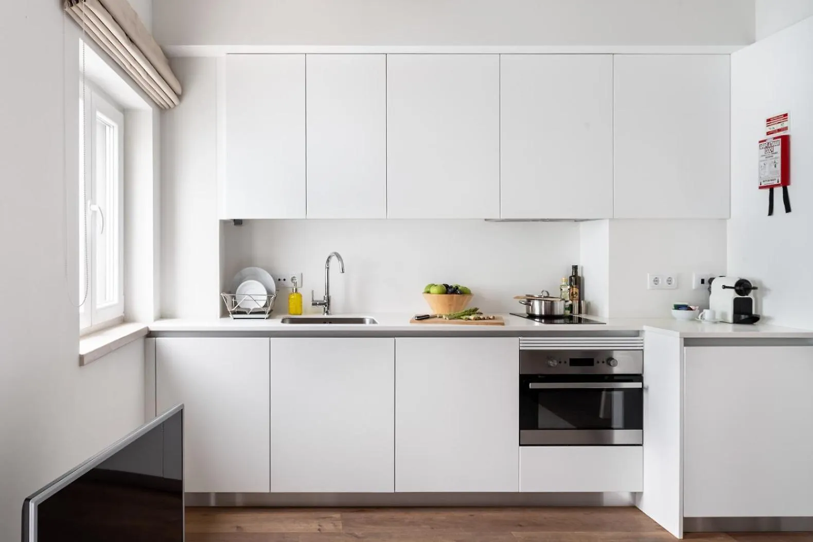 Joivy Vibrant Central Studio Lisbon Apartment